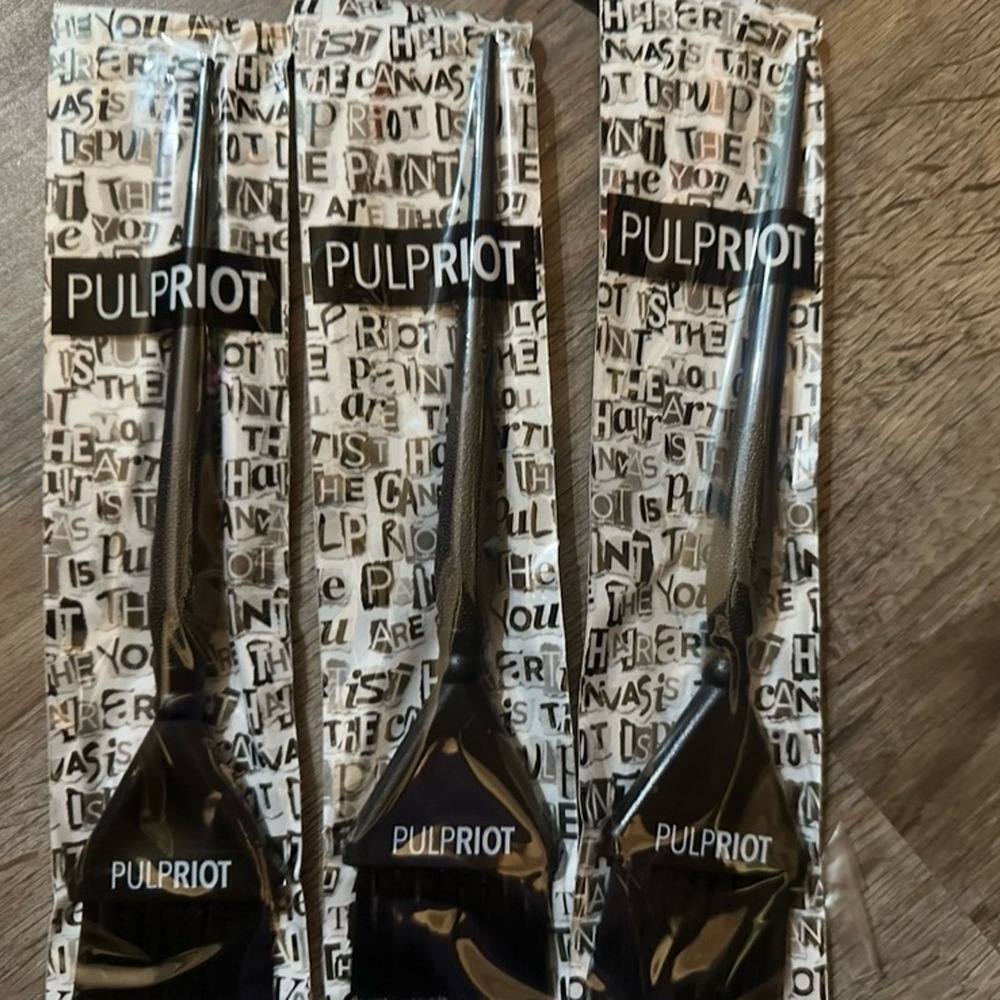 Pulp Riot Color hair care stylist mixing brushes‎ brush